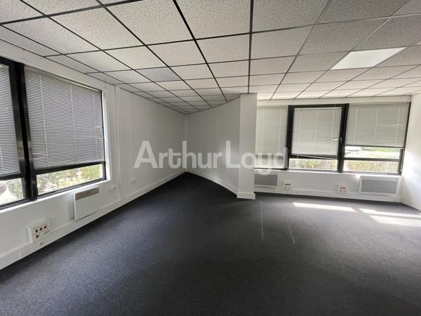 Bureaux à louer à Villeneuve d'Ascq accessibilité optimale et cadre verdoyant