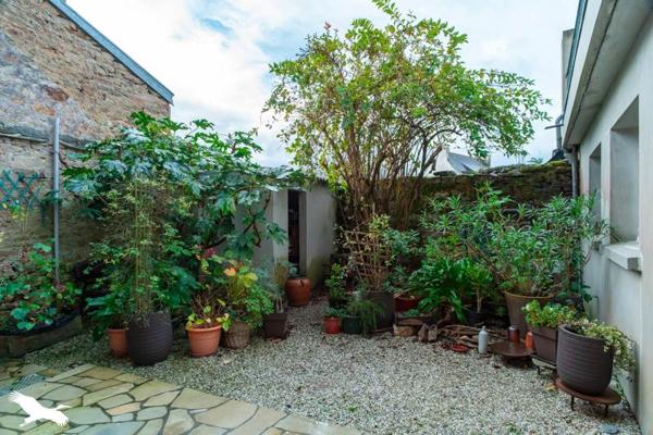 Maison à vendre |  Plonéour-Lanvern |  10 pièces | 272 m²