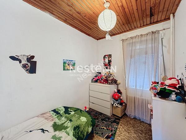 Maison individuelle d'environ 121m² à SOMAIN - Louée 700€ par mois HC - 2 chambres + 1 bureau - Garage - Grand jardin - 119.500€