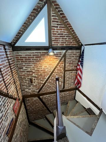 Honfleur (14600) Appartement de charme au cœur de Honfleur - 43 m² - Dernier étage - Vue sur les toits