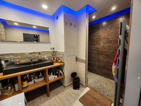 Parking + appartement