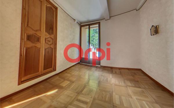 Maison à louer    4 pièces •    Prades