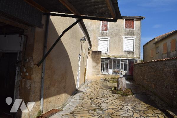 ENSEMBLE IMMOBILIER CENTRE VILLE VILLEFAGNAN