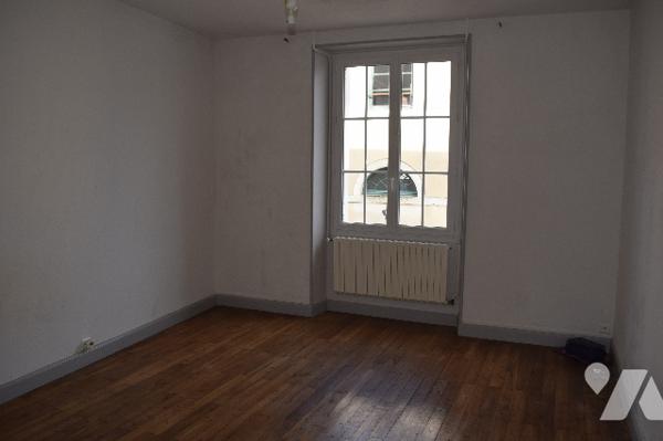 ENSEMBLE IMMOBILIER CENTRE VILLE VILLEFAGNAN