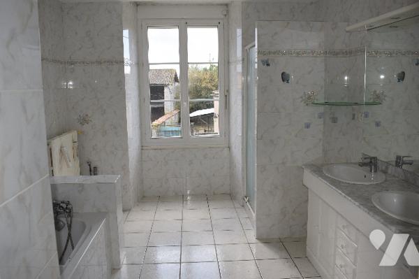 ENSEMBLE IMMOBILIER CENTRE VILLE VILLEFAGNAN