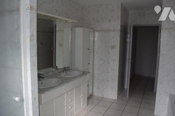 ENSEMBLE IMMOBILIER CENTRE VILLE VILLEFAGNAN