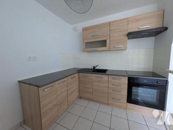 Chartres de Bretagne - dans un secteur clame - à 10 mn à pied du centre-ville - Au rdc d'une ré...