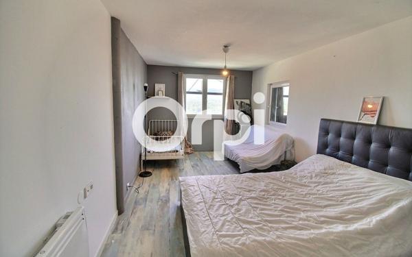 Maison à vendre    4 pièces • 144 m2 Marseille 12