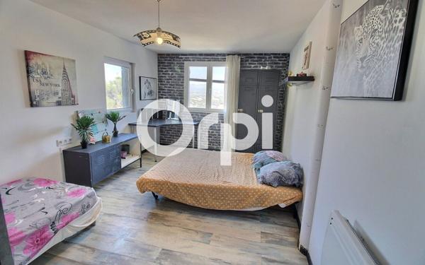 Maison à vendre    4 pièces • 144 m2 Marseille 12