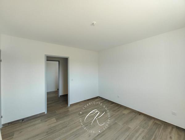 Villa neuve très lumineuse de 157m² 5 chambre et terrain de 3380m² dans résidence sécurisée