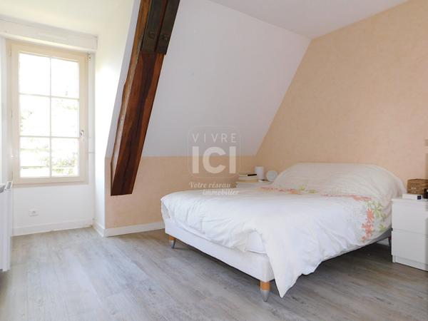 MURS-ERIGNE : Appartement au coeur des dépendances d'un château