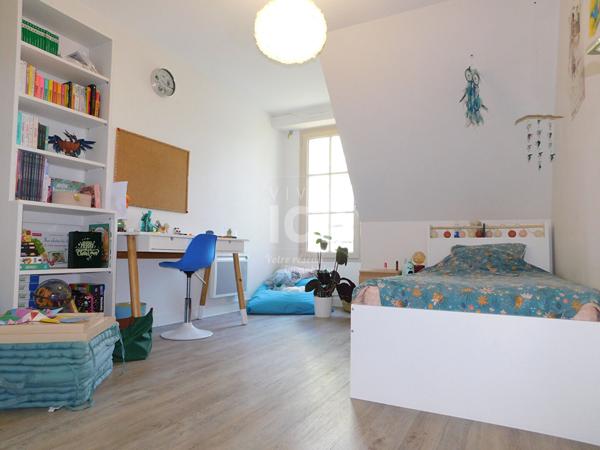 MURS-ERIGNE : Appartement au coeur des dépendances d'un château