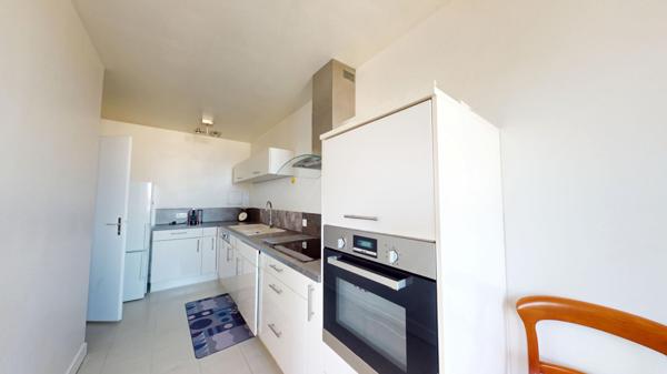 Appartement 2 pièce(s) 52.66 m2 meublé à Paris 14