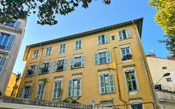 Appartement à vendre    2 pièces • 23 m2 Nice