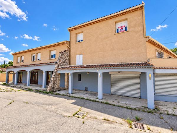 Ensemble immobilier-Libre de toute activités à vendre à Mallemort - Opportunité d'investissement