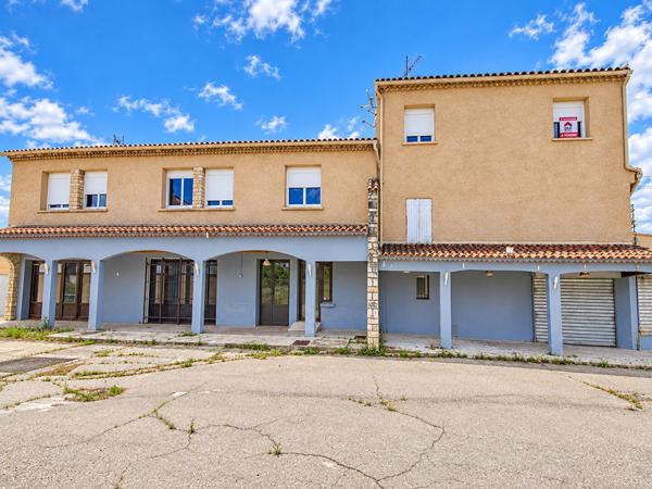 Ensemble immobilier-Libre de toute activités à vendre à Mallemort - Opportunité d'investissement