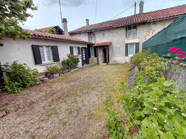 Maison en pierres d'environ 115 m2 sur un terrain d'1 ha