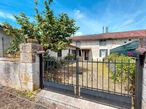 Maison en pierres d'environ 115 m2 sur un terrain d'1 ha