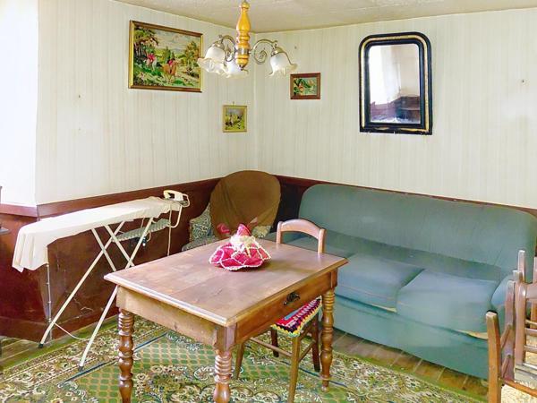 Maison en pierres d'environ 115 m2 sur un terrain d'1 ha