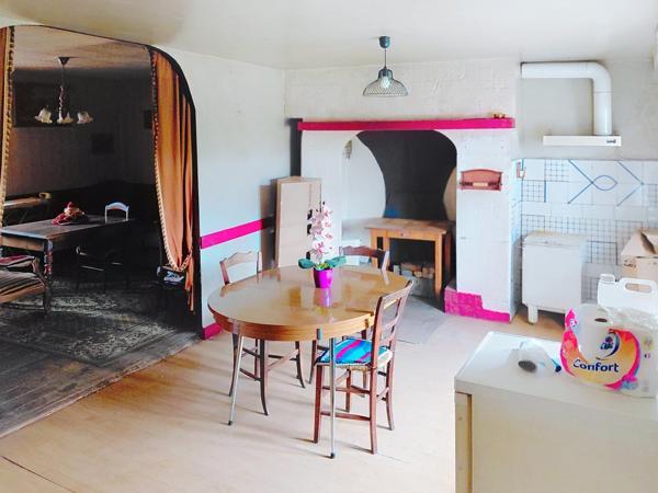 Maison en pierres d'environ 115 m2 sur un terrain d'1 ha