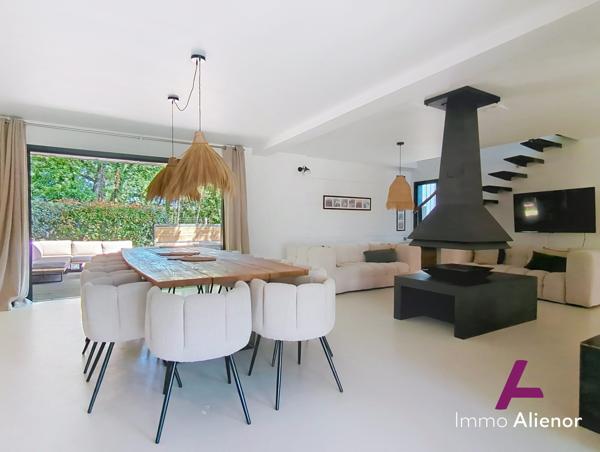 Maison 208 m² 8 pièces