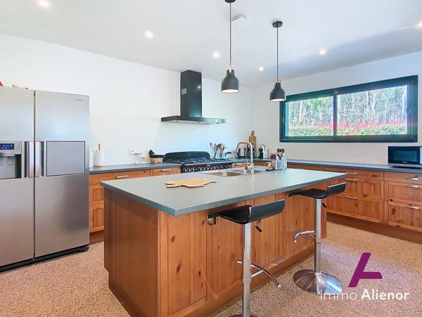 Maison 208 m² 8 pièces