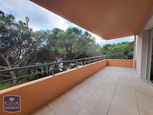 Appartement à louer 4 pièces 75.75m² Fréjus (83600)