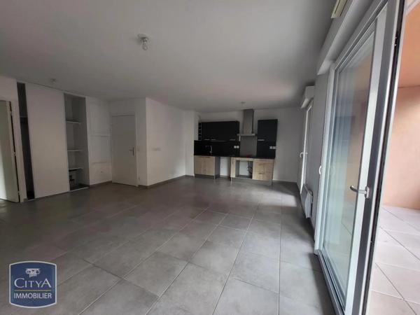 Appartement à louer 4 pièces 75.75m² Fréjus (83600)