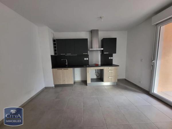 Appartement à louer 4 pièces 75.75m² Fréjus (83600)