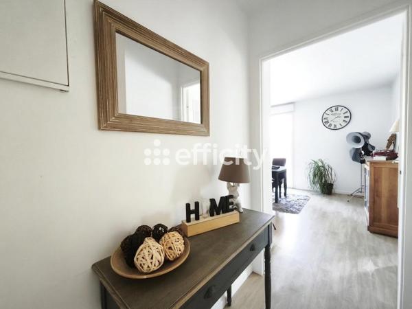Appartement
         2 pièces
        - 49 m² Exclusivité 157 000 € *