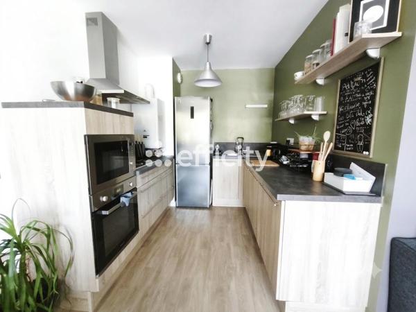 Appartement
         2 pièces
        - 49 m² Exclusivité 157 000 € *