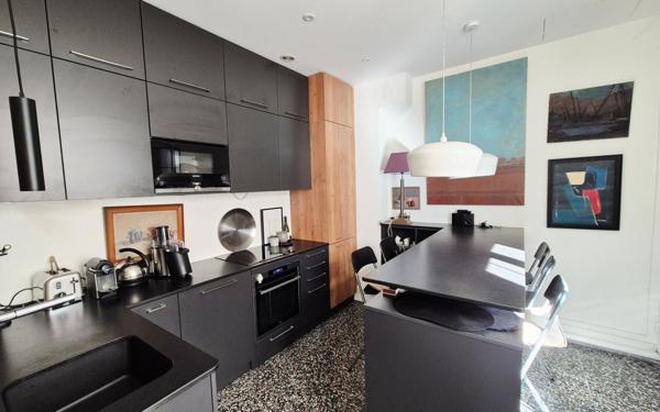 Appartement à vendre    7 pièces • 254,30 m2 Lyon 2