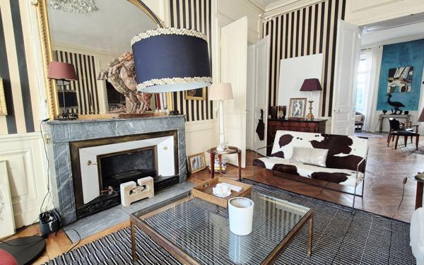 Appartement à vendre    7 pièces • 254,30 m2 Lyon 2