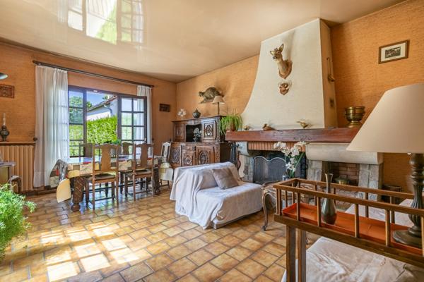 RUEIL-MALMAISON - COUNTRY CLUB - MAISON DE 100 M² - 3 CHAMBRES - TERRAIN 315 - JARDIN - GARAGE 2 PLACES -