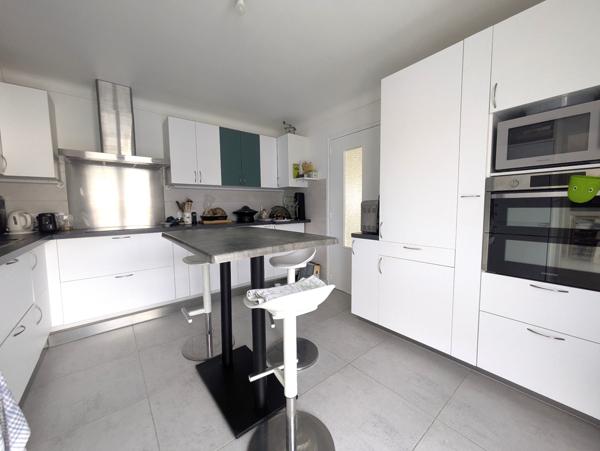 LA TURBALLE 44420 - GRANDE MAISON PROCHE PLAGE