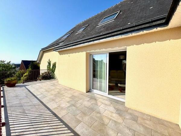 5 mn du centre de Guingamp, Très belle maison 4 chambres de 2011