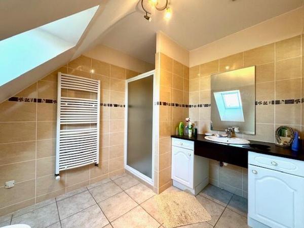 5 mn du centre de Guingamp, Très belle maison 4 chambres de 2011