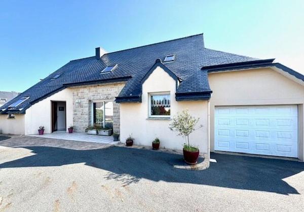 5 mn du centre de Guingamp, Très belle maison 4 chambres de 2011