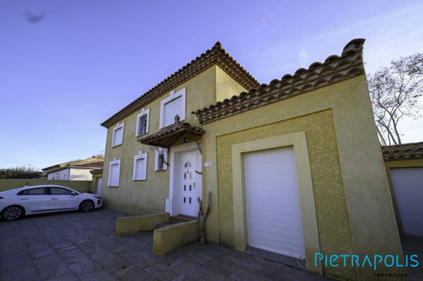 EXCLUSIVITÉ - VILLENEUVE LÈS BÉZIERS : Sur une parcelle de 664m², Villa T5 140m², piscine, deux garages