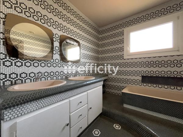 Maison 10 pièces - 260 m²