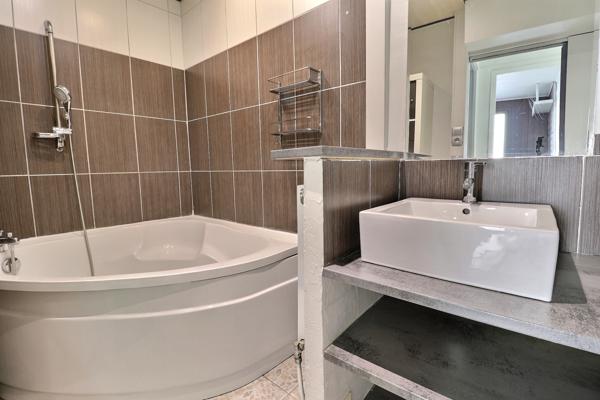 Marseille (13004) Appartement T4 4è limite 12è, quartier bas de Montolivet/Saint just