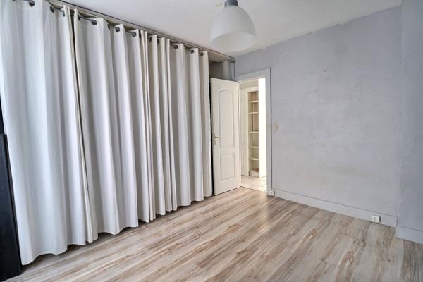 Marseille (13004) Appartement T4 4è limite 12è, quartier bas de Montolivet/Saint just