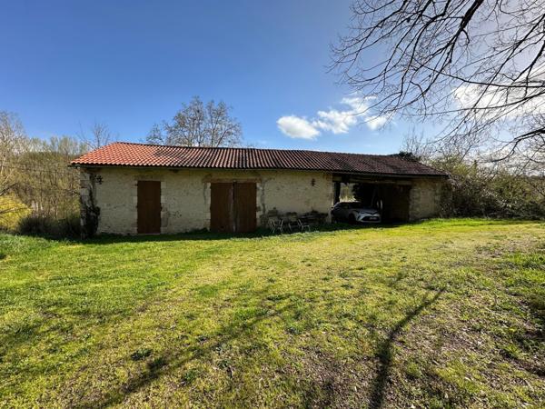 Colayrac-Saint-Cirq (47450) MAISON 182 M2 HABITABLES, 4464 M2 DE TERRAIN, PISCINE ET DEPENDANCE