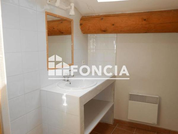 Location Appartement 2 pièces 55.8 m² - 7 PLACE DU 11 NOVEMBRE 1918 Saint Genies De Comolas 30150