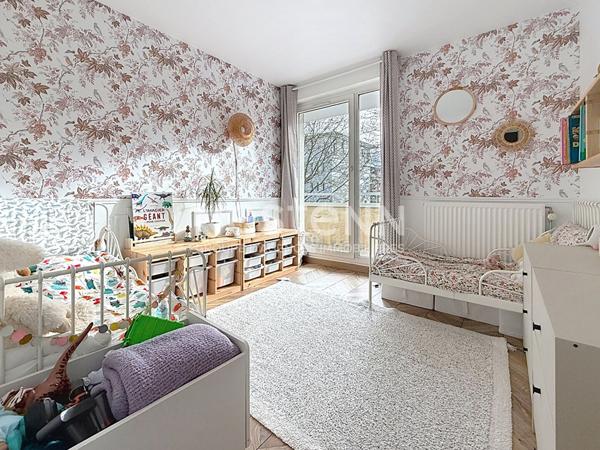 A vendre Appartement Guyancourt Quartier Villaroy 4 pièce(s) 82.95 m2, balcon, excellent état !