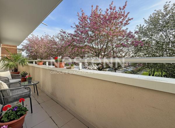 A vendre Appartement Guyancourt Quartier Villaroy 4 pièce(s) 82.95 m2, balcon, excellent état !