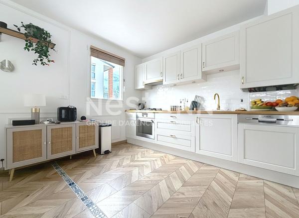 A vendre Appartement Guyancourt Quartier Villaroy 4 pièce(s) 82.95 m2, balcon, excellent état !