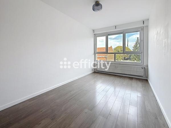 Appartement
         4 pièces
        - 91 m² 198 500 € *
