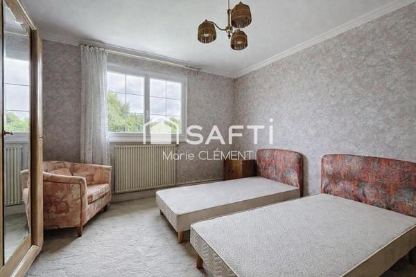 Maison 141 m2, terrain de 460 m2, trois chambres et garage