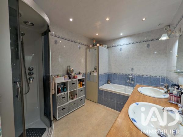 Immeuble à vendre 248 m² Aumale